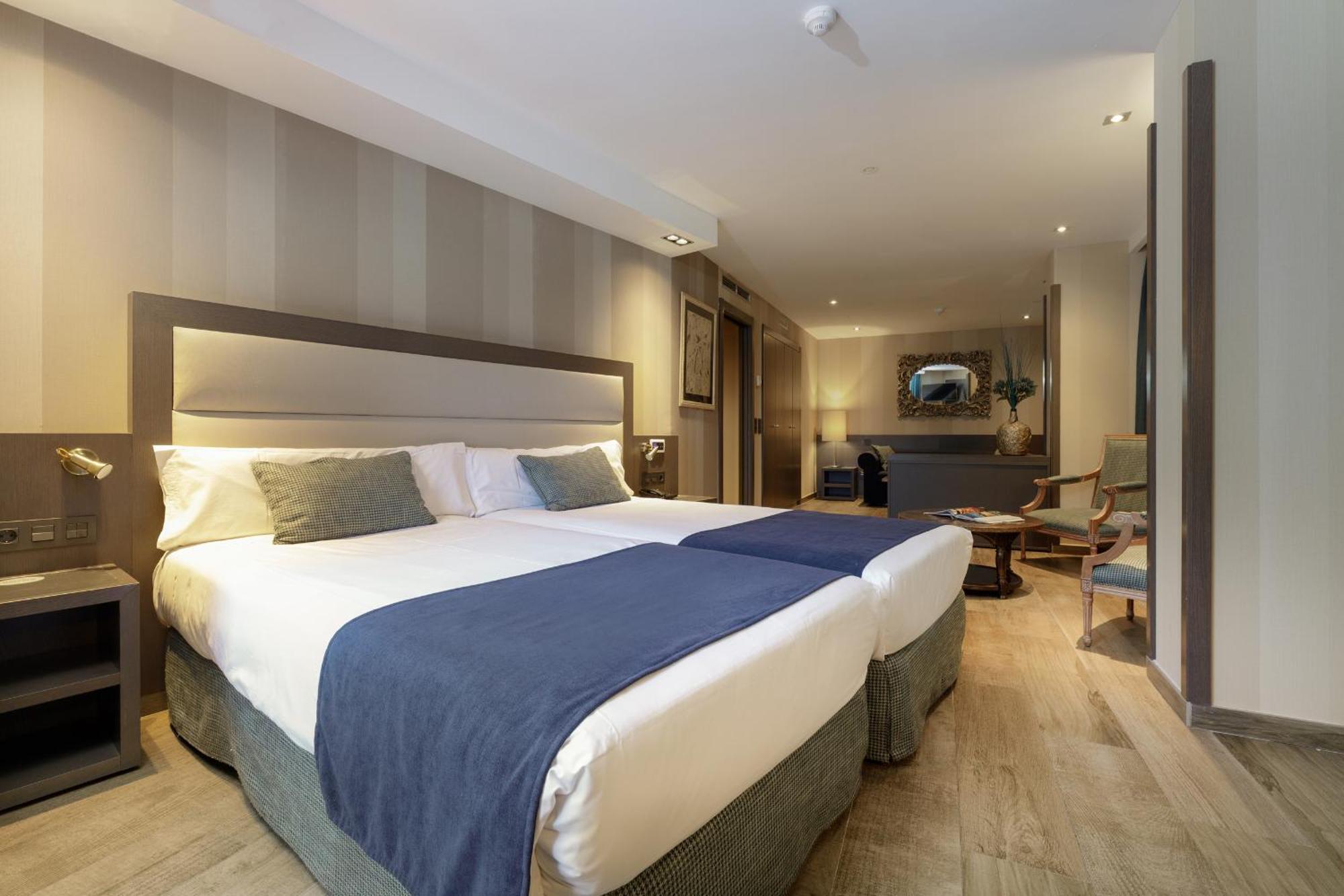Suite with Balcony,1716984684:JPEG