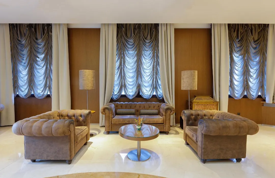 Hotel Reina Cristina-1